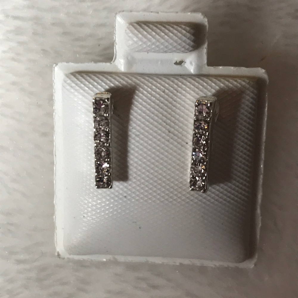 Earrings - Picture 3 of 6
